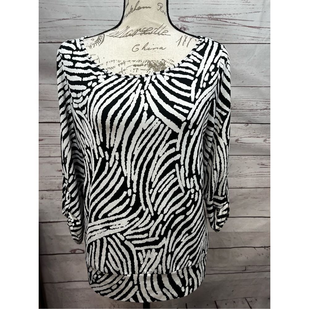 AB Studios medium black and white animal print looking blouse - 2542